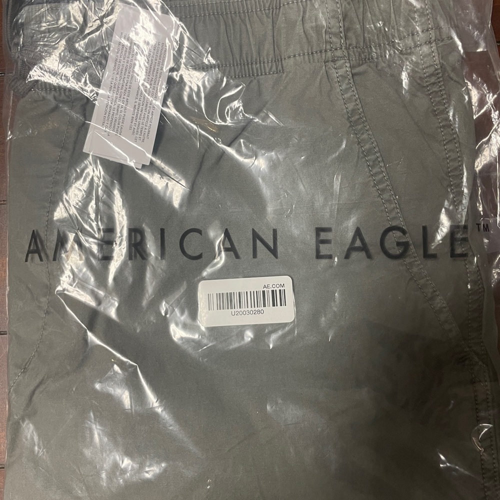 NWT  American eagle joggers